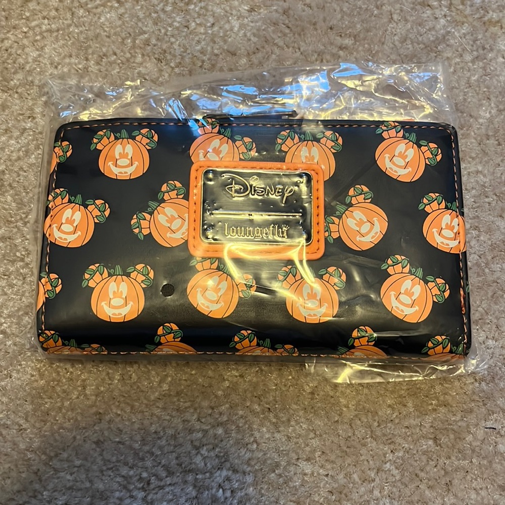NWT Disney Loungefly Halloween Wallet